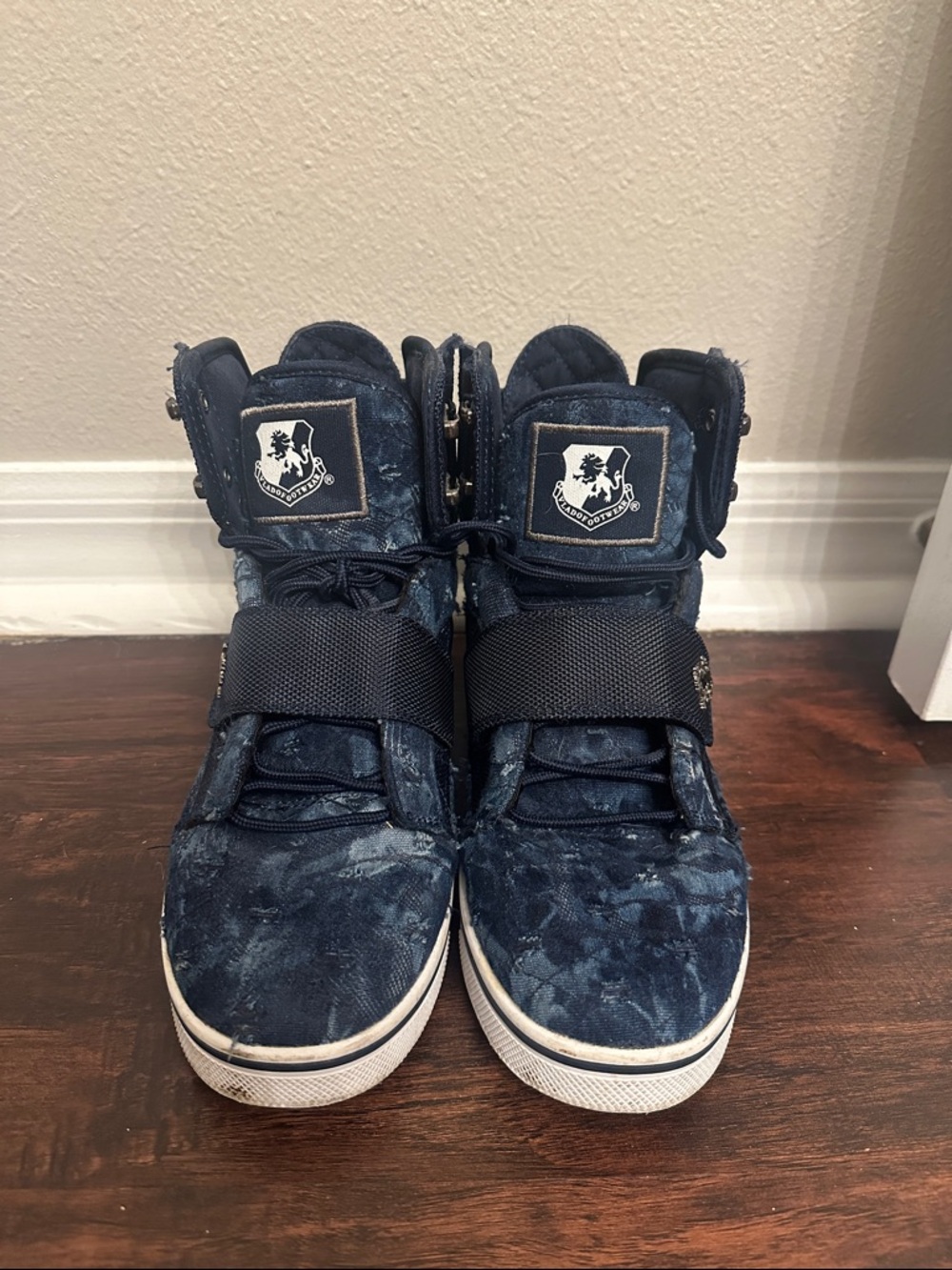 Men's High-Top Sneakers in Navy Blue with Crest Patch